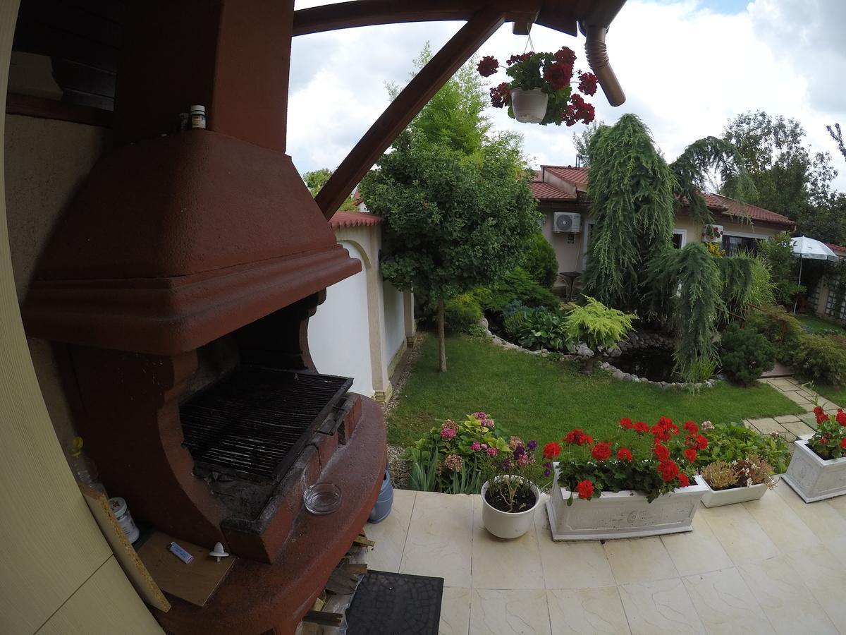 Cristi's Rooms - Pensiune Oradea Bagian luar foto
