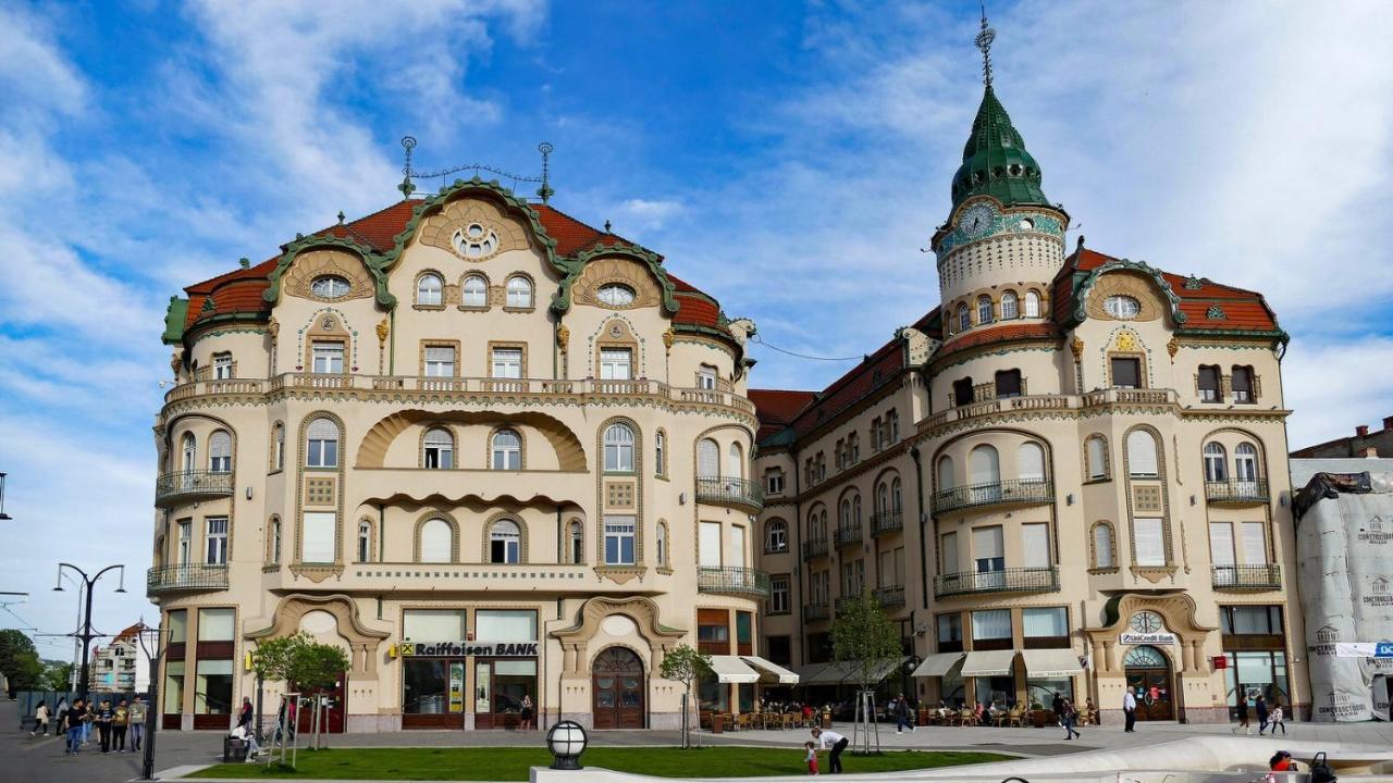 Cristi's Rooms - Pensiune Oradea Bagian luar foto