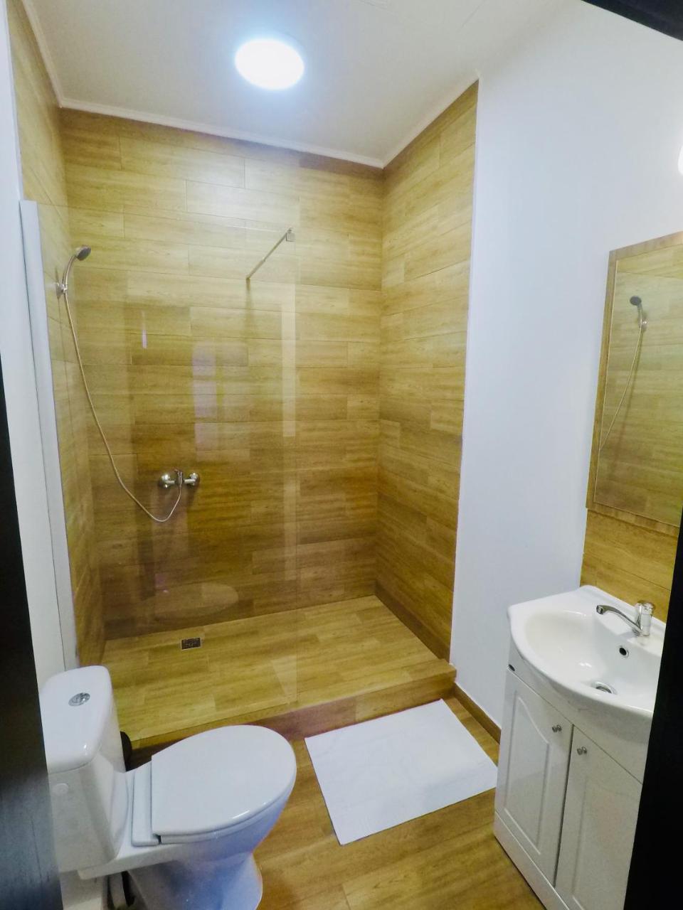 Cristi's Rooms - Pensiune Oradea Bagian luar foto