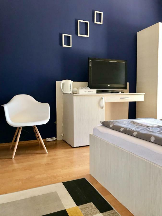 Cristi's Rooms - Pensiune Oradea Bagian luar foto