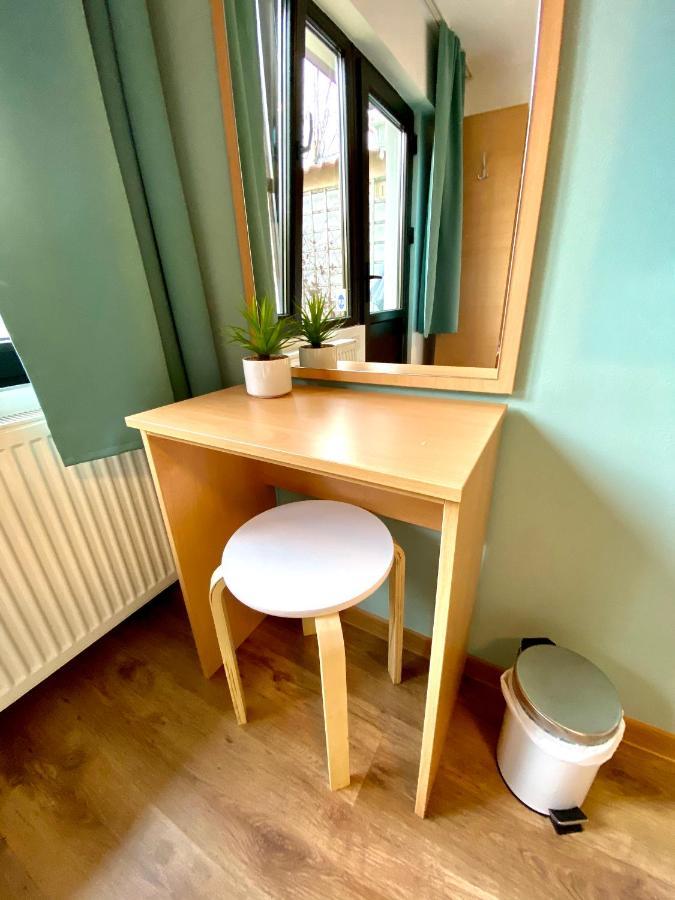 Cristi's Rooms - Pensiune Oradea Bagian luar foto